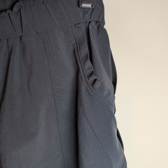 Athleta Black Women's Shorts - Picture 6 of 9